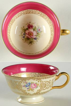 5893 (Maroon) Footed Cup