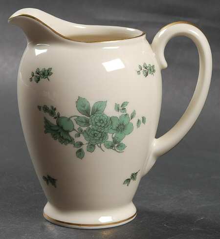 622 (Aida) Creamer