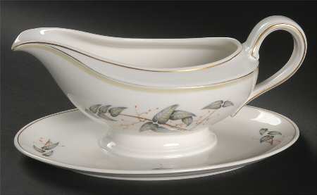7425 (Smooth, Gold) Gravy Boat with Attached Underplate