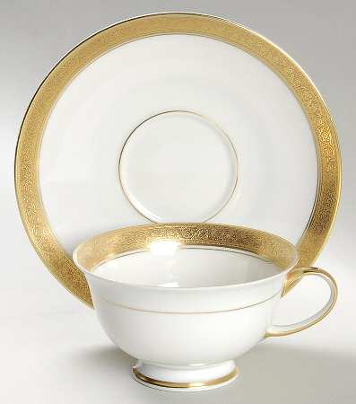 746 Footed Cup & Saucer Set