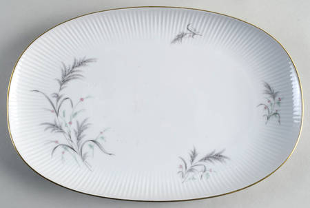 7533 (Gold Trim) 13" Oval Serving Platter