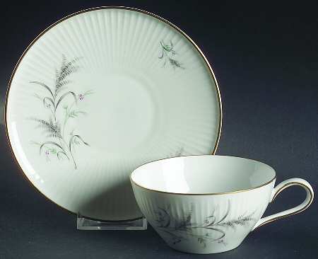 7533 (Gold Trim) Flat Cup & Saucer Set
