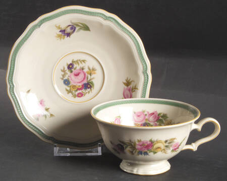 814a (Cream) Footed Cup & Saucer Set