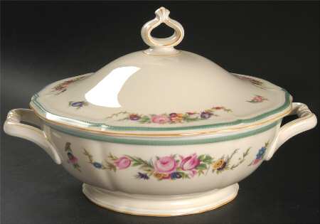 814a (Cream) Round Covered Vegetable