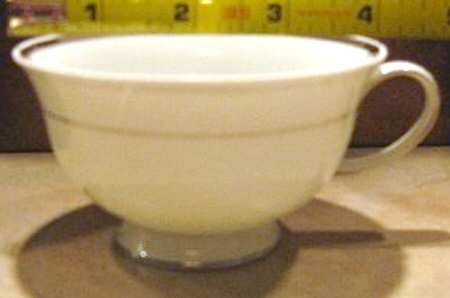 8607 Footed Cup