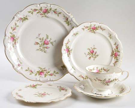 Antoinette (Pompadour Shape) 5 Piece Place Setting