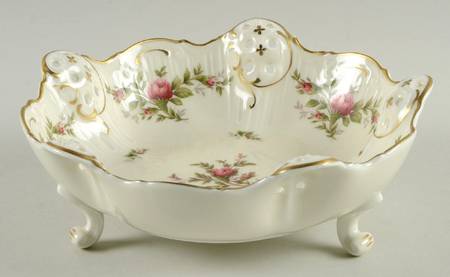 Antoinette (Pompadour Shape) Bon Bon