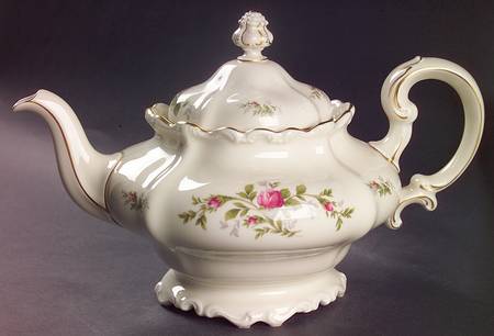 Antoinette (Pompadour Shape) Teapot & Lid