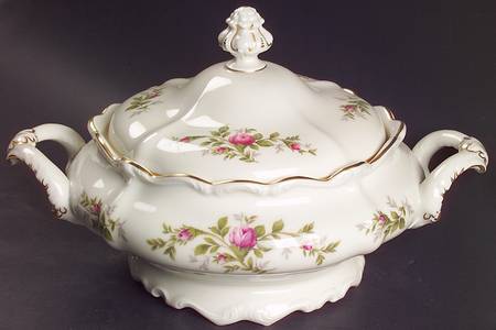 Antoinette (Pompadour Shape) Round Covered Vegetable