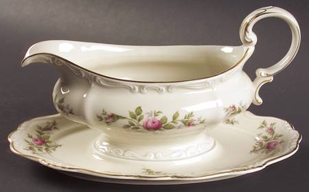 Antoinette (Pompadour Shape) Gravy Boat with Attached Underplate