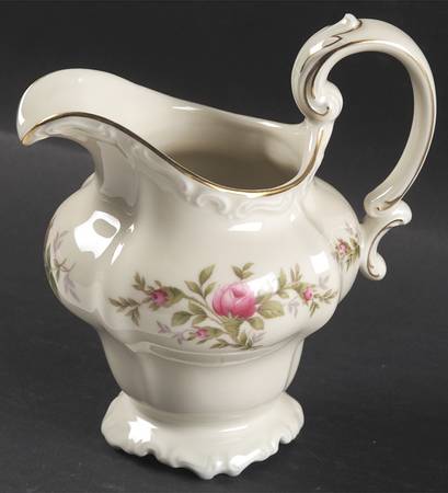 Antoinette (Pompadour Shape) Creamer