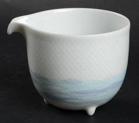 Aquarius Century (Rim) Creamer