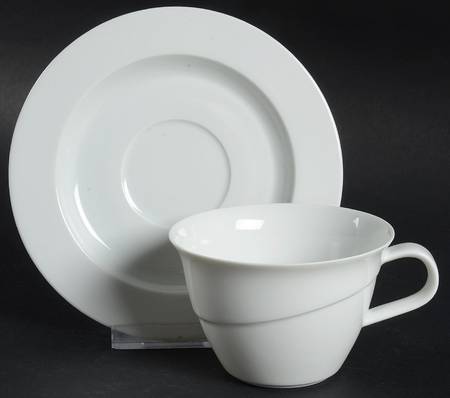 Avenue White Flat Cup & Saucer Set