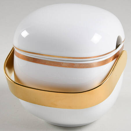 Banquet (Suomi) Sauce Boat & Lid