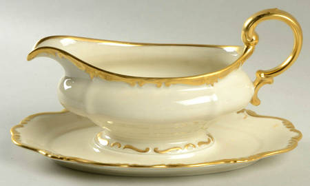 Baroque Gold Gravy Boat with Attached Underplate