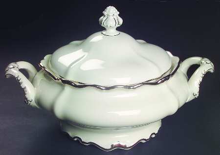 Baroque Platinum Round Covered Vegetable