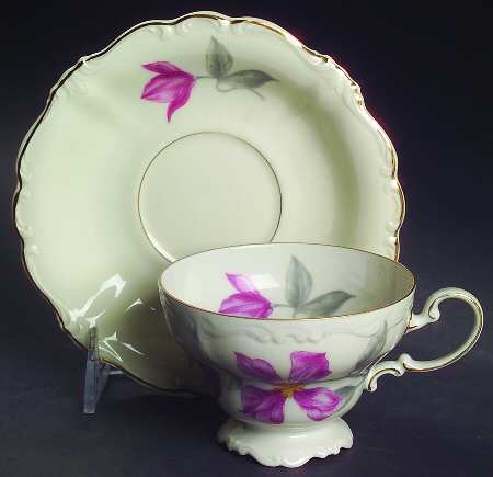 Beatrice Footed Cup & Saucer Set