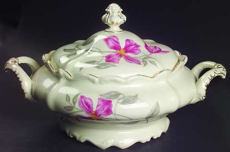 Beatrice Round Covered Vegetable