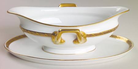 The Belmont Gravy Boat with Attached Underplate