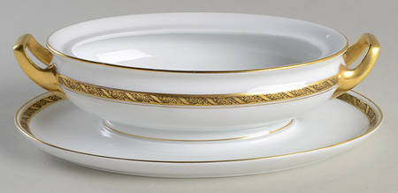 The Belmont Gravy Boat w/Attached Underplate No Lid
