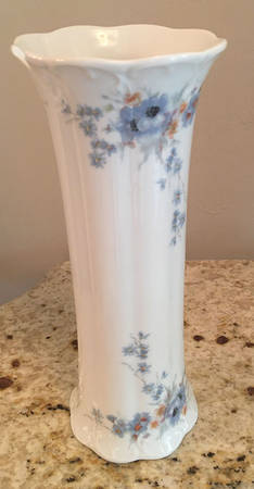 Belvedere (Monbijou Shape) 9" Vase