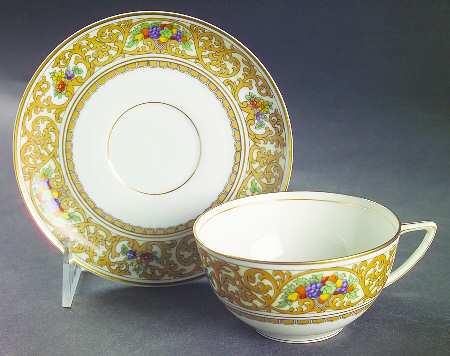 The Beverly Flat Cup & Saucer Set