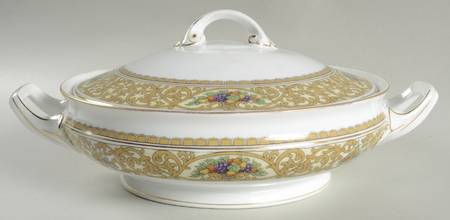 The Beverly Round Covered Vegetable