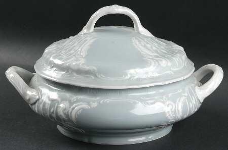 Blue Foundation Round Covered Vegetable