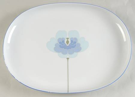 Blue Flower (Century Shape, Coupe) 15" Oval Serving Platter