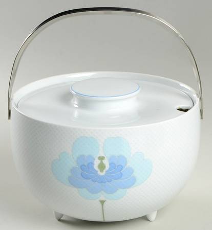 Blue Flower (Century Shape, Coupe) Tureen &  Lid