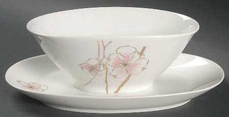 Blush Gravy Boat with Attached Underplate