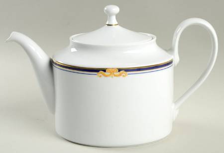 Borgia (Renaissance, Smooth) Teapot & Lid