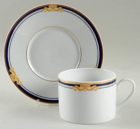 Borgia (Renaissance, Smooth) Flat Cup & Saucer Set