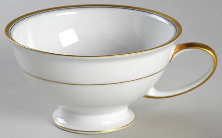 Bountiful Footed Cup
