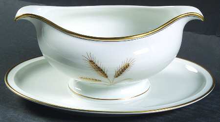 Bountiful Round Gravy Boat/Attached Underplate