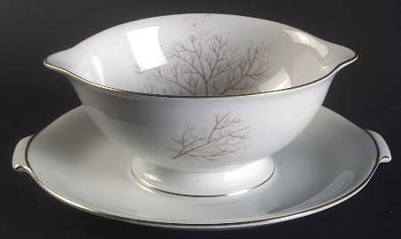 Bramble (Aida) Gravy Boat with Attached Underplate