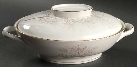 Bramble (Form E) Oval Covered Vegetable