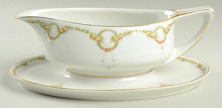 Briar Rose Gravy Boat with Attached Underplate