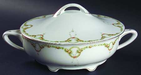 Briar Rose Round Covered Vegetable