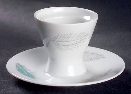 Bunte Blatter Egg Cup with Attached Underplate