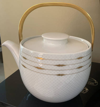 Century Gold (Coupe) Teapot & Lid