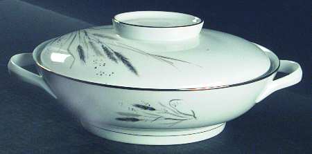 Ceres (Platinum Trim) Oval Covered Vegetable
