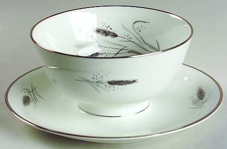 Ceres (Platinum Trim) Gravy Boat with Attached Underplate