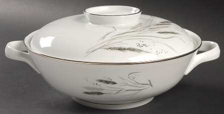 Ceres (Platinum Trim) Round Covered Vegetable