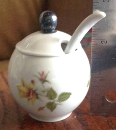 Charlene (Aida, White) Mustard Jar & Lid with Spoon