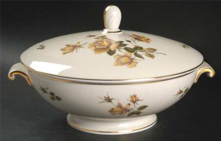 Charlene (Aida, Ivory) Round Covered Vegetable