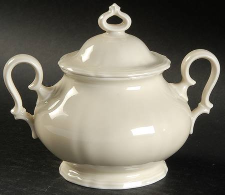 Chippendale Cream Undecorated Sugar Bowl & Lid