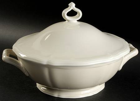 Chippendale Cream Undecorated Round Covered Vegetable