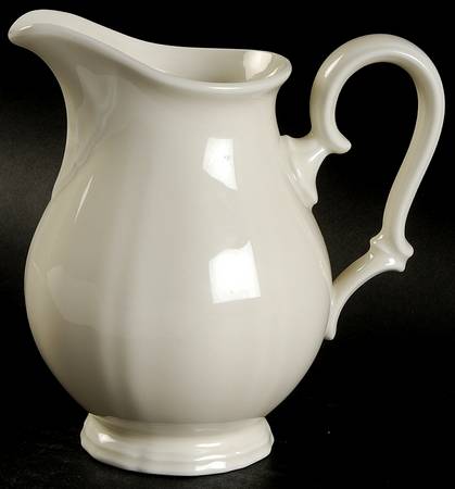 Chippendale Cream Undecorated 16 Oz Pitcher