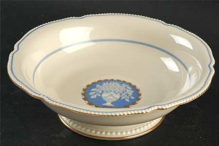 Classic (Light Blue Center with Vase) 9" Round Vegetable Bowl